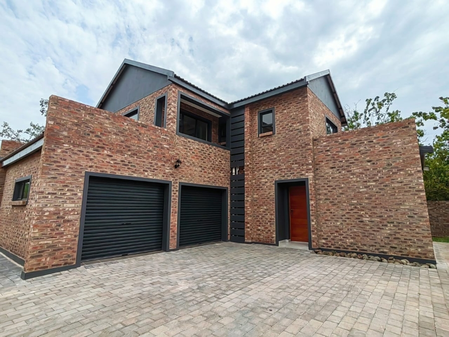 3 Bedroom Property for Sale in Van Der Hoff Park North West